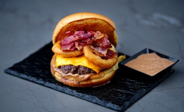 Titan Classic Burger